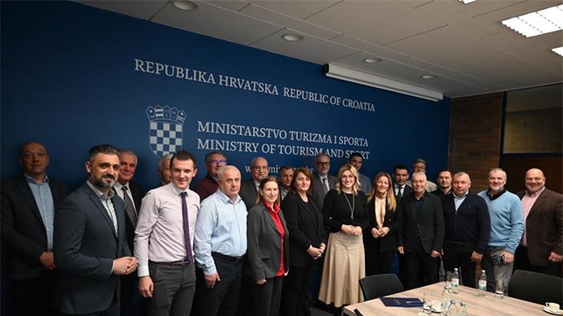 Brnjac uručila ugovore od četiri milijuna eura za sport djece i mladih